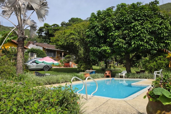 Vista-piscina-compre-20260621-090551-1-.jpg
