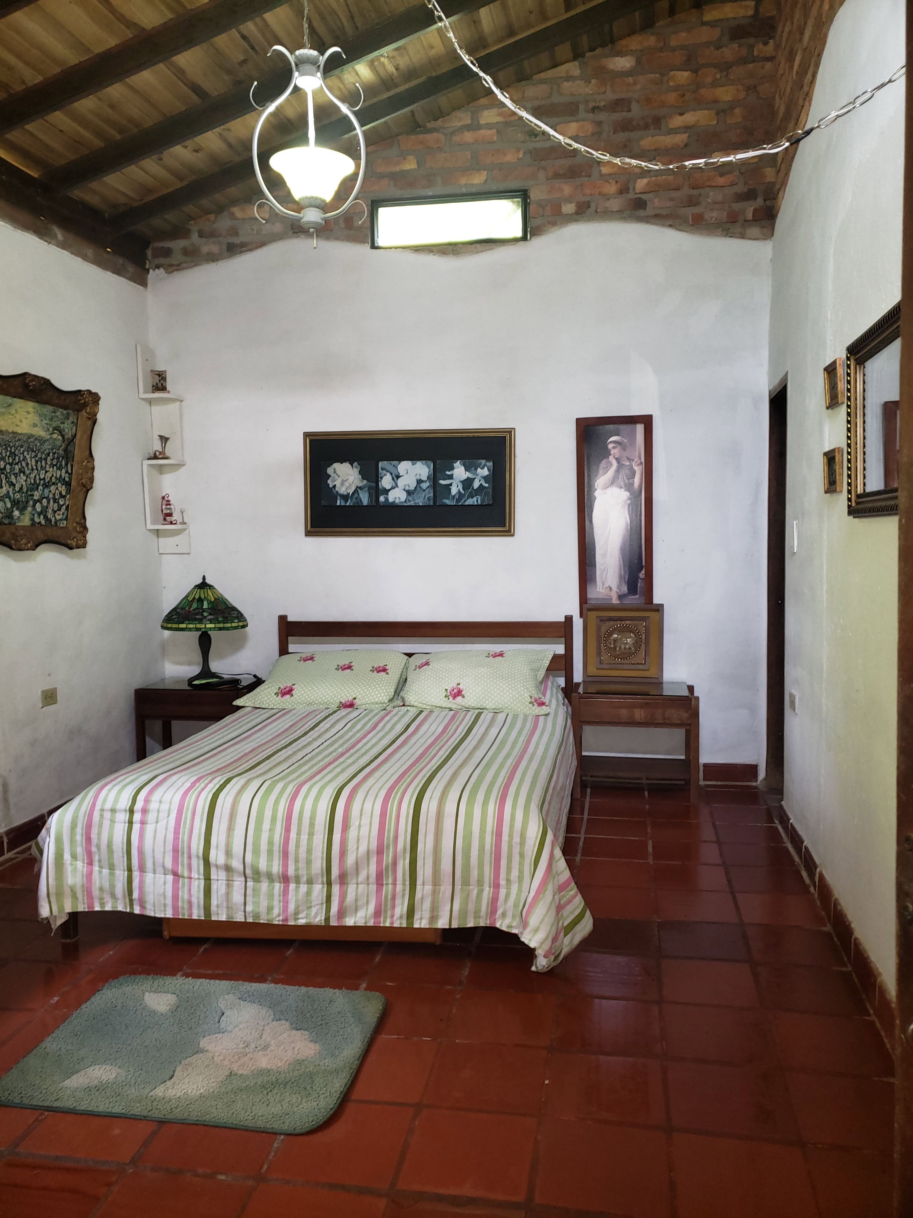 Cama-doble-hab-4-comp-.jpg